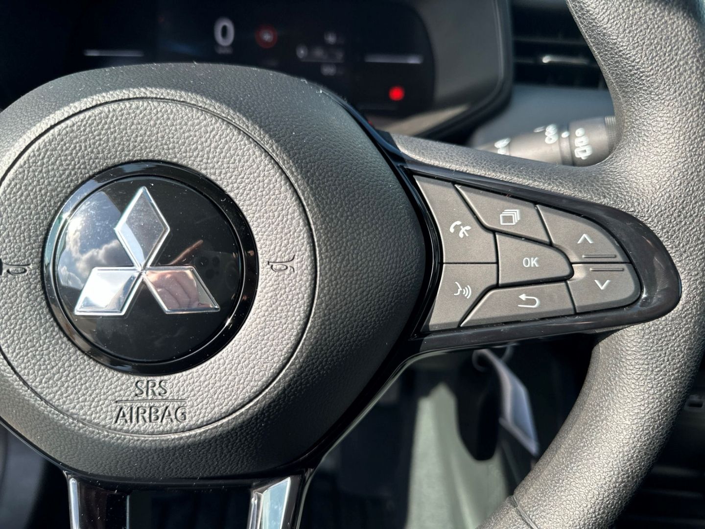 Fahrzeugabbildung Mitsubishi Colt 1.0 BASIS Klima + digitales Cockpit+ LED+ A
