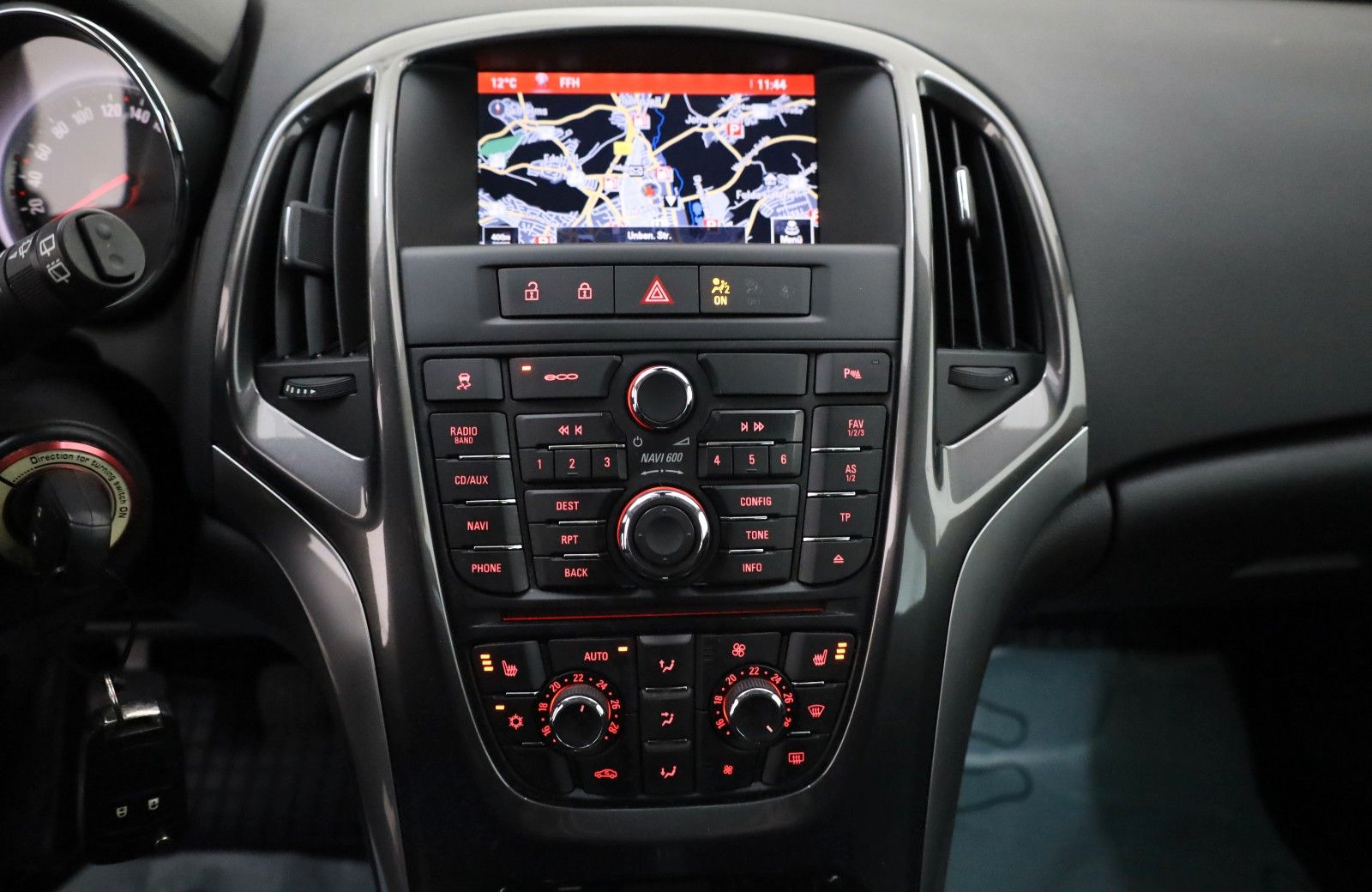 Fahrzeugabbildung Opel Astra J Sports Tourer Exklusiv Navi,SH,PDC,AHK