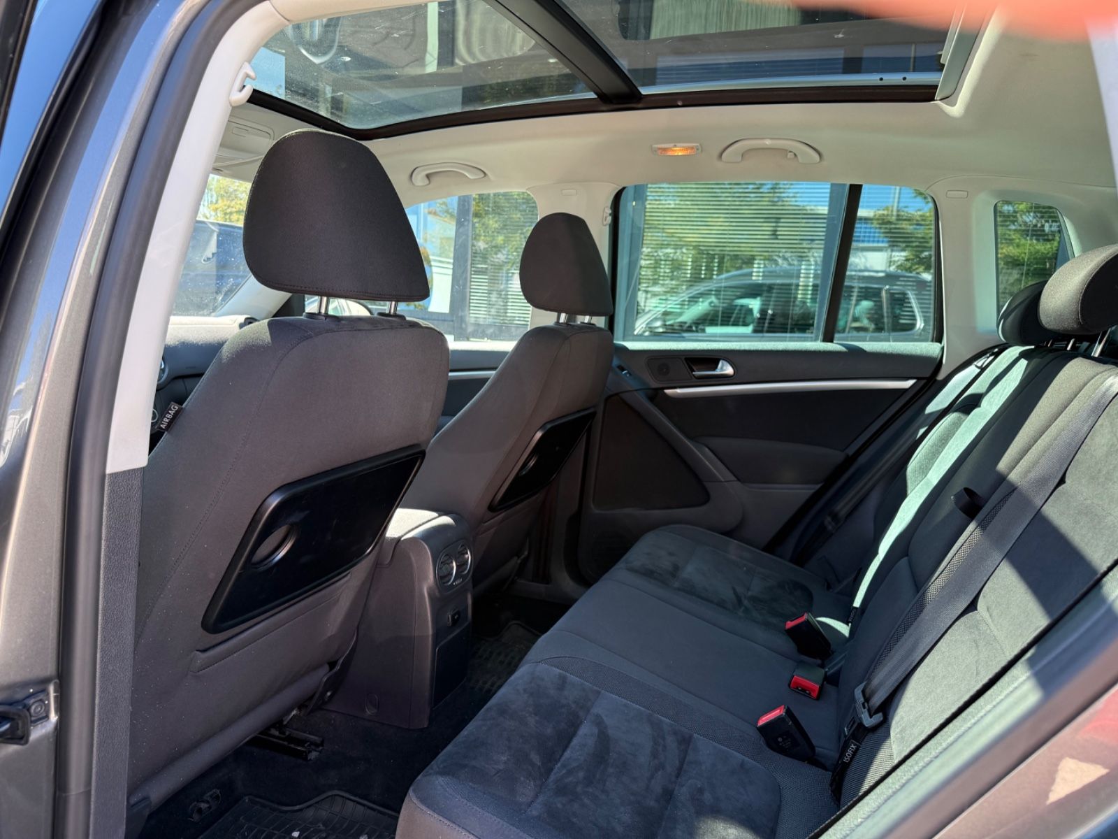 VW Tiguan Tiguan Sport & Style 2.0 TDI 4Motion*Panorama*, Ansicht 12