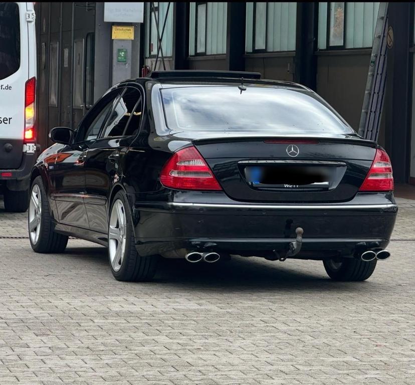 Mercedes-Benz E 320