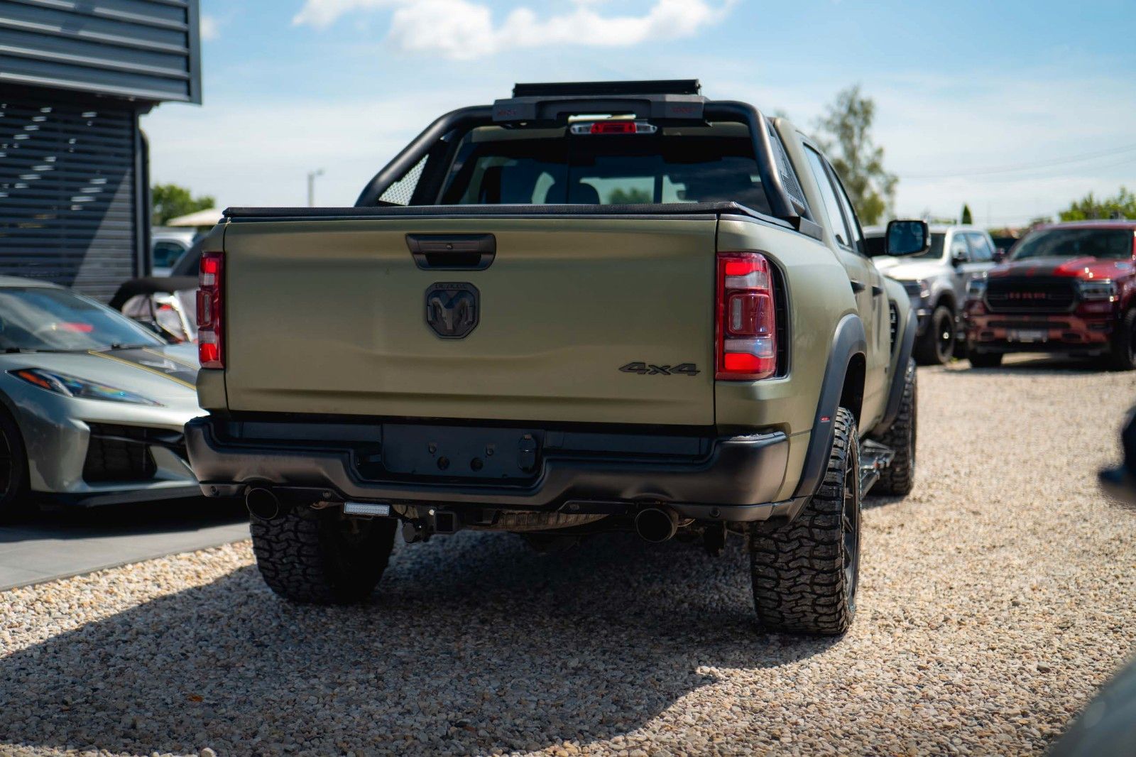 Fahrzeugabbildung Dodge RAM 5.7 V8 HEMI 4x4 LARAMIE OFFROAD TRX Styling