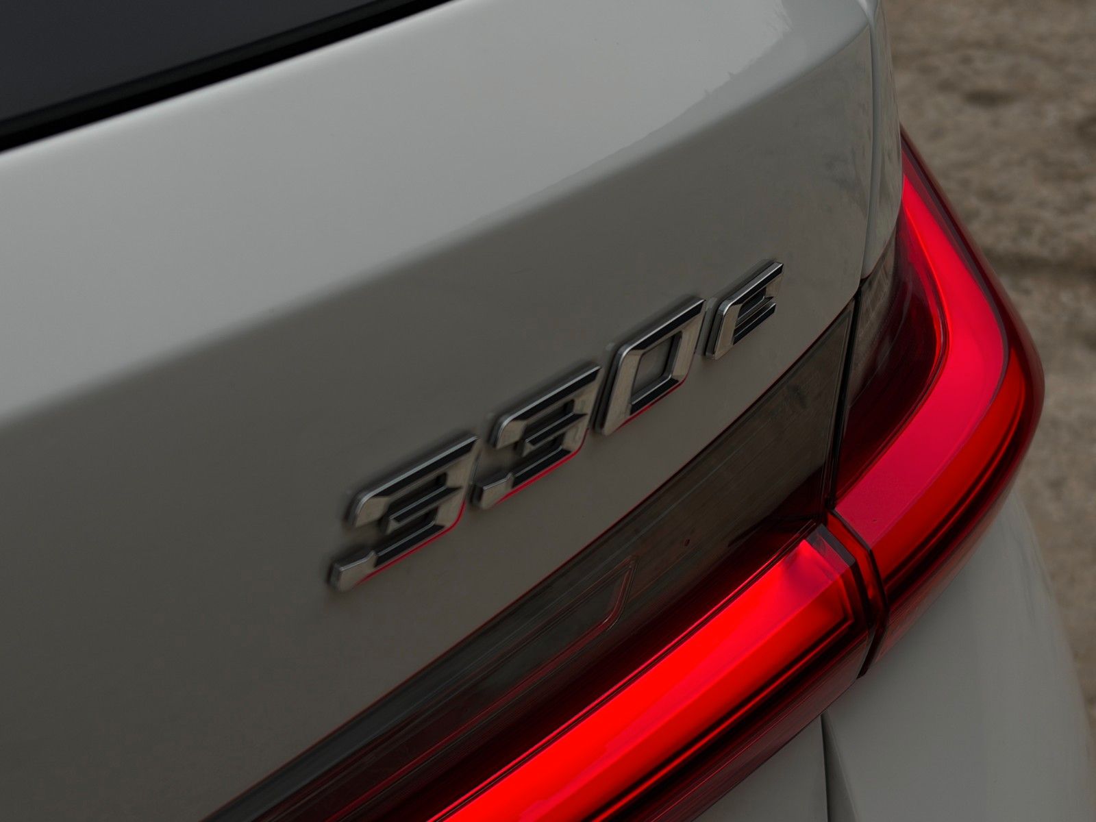 Fahrzeugabbildung BMW 330e Touring Advantage Akustik LcPlus HIFI CAM