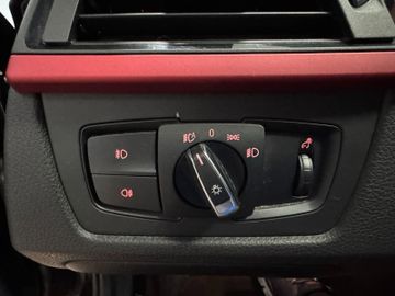 BMW 320 Touring AT Modern Line*Leder*AHK*Pano*