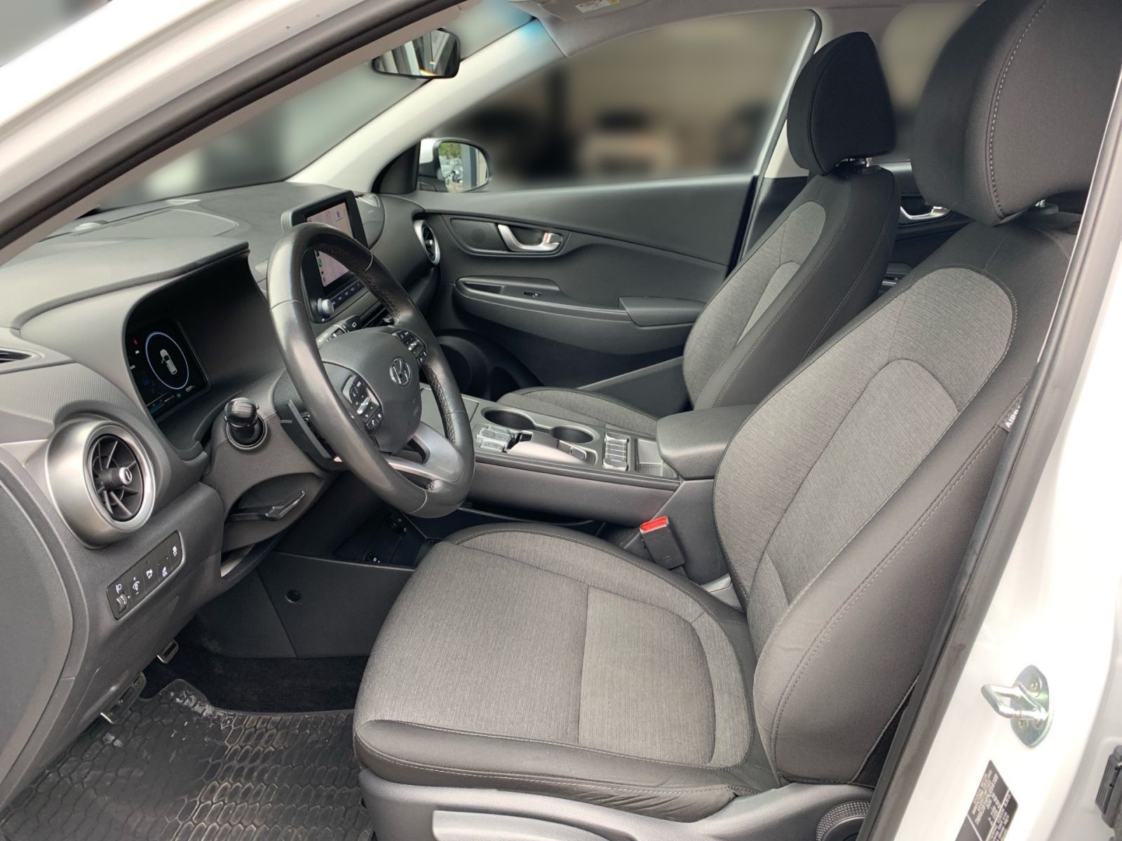 Fahrzeugabbildung Hyundai KONA Select Elektro 11 kW OBC Sitzheizung