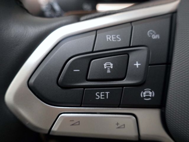 Fahrzeugabbildung Volkswagen T-Roc Style 1.5 TSI DSG | LED RFK ACC
