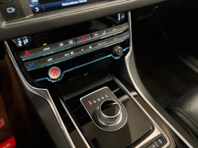 Jaguar XF Prestige/ 1.HAND/ 84.tKM/ 2016/ GARANTIE/ Jaguar XF Prestige/ 1.HAND/ 84.tKM/ 2016/ GARANTIE/