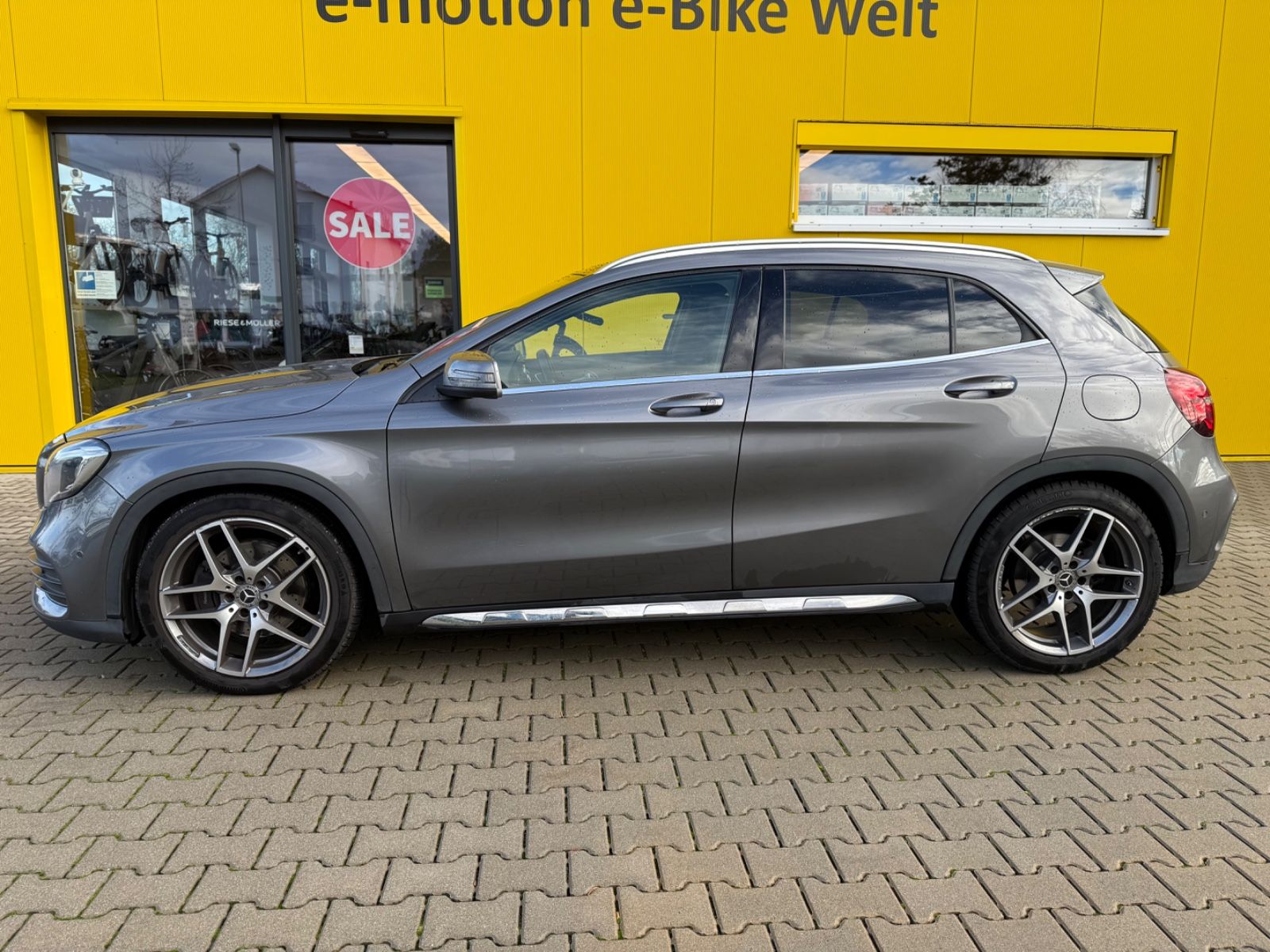 MERCEDES-BENZ GLA 250 4Matic AMG/PANO