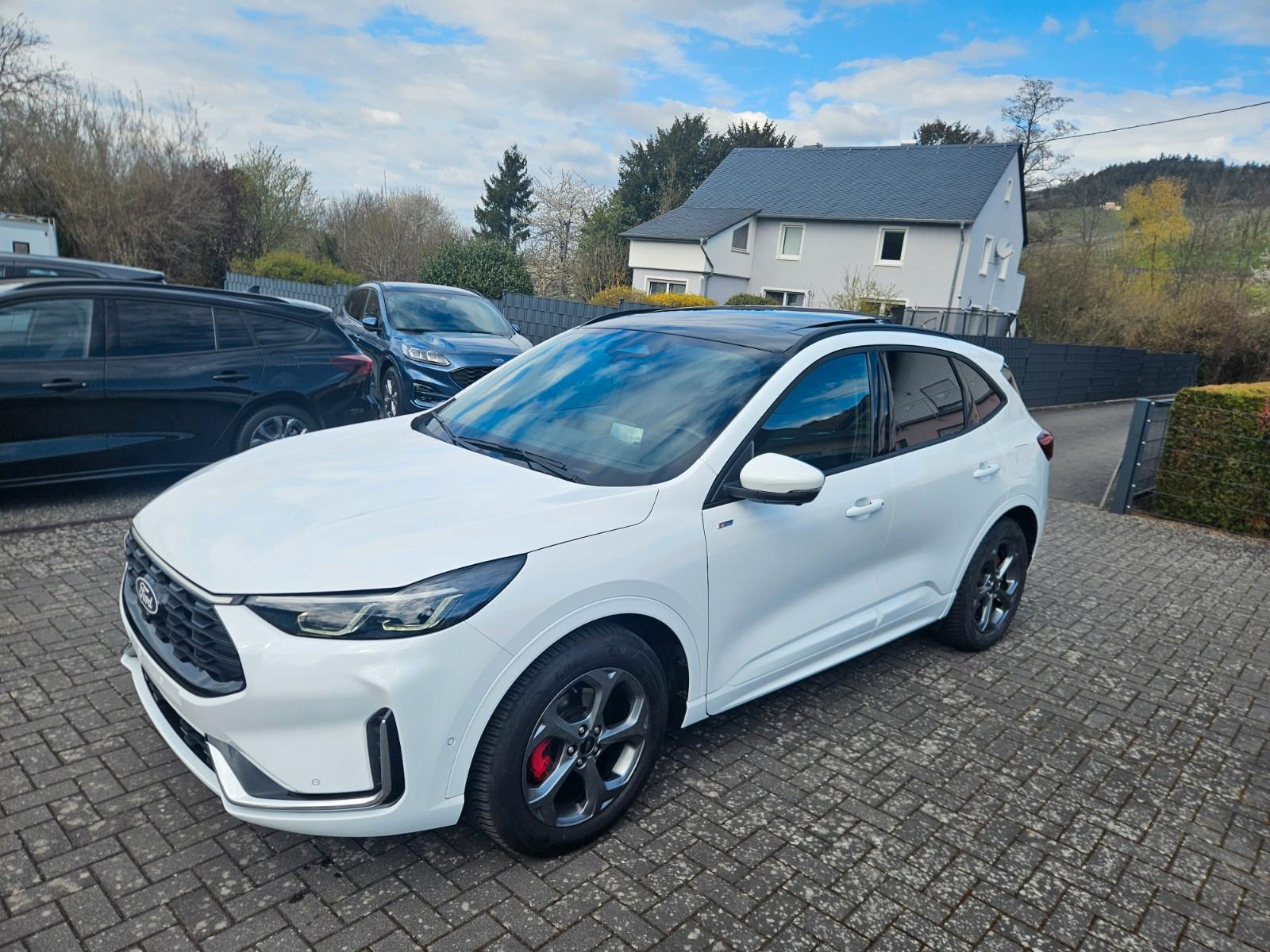 Ford Kuga 1.5 ST-Line X Pano, elk.AHK, 360Kamera, ad.