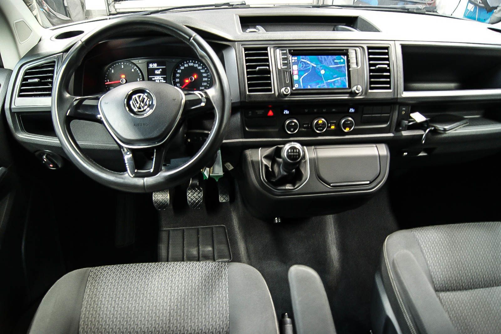 Fahrzeugabbildung Volkswagen T6 Multivan 2.0 TDI STANDHEIZUNG LED APP-CONNECT