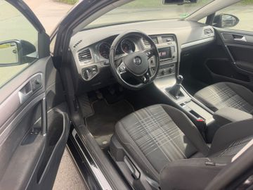 Volkswagen Golf - 9