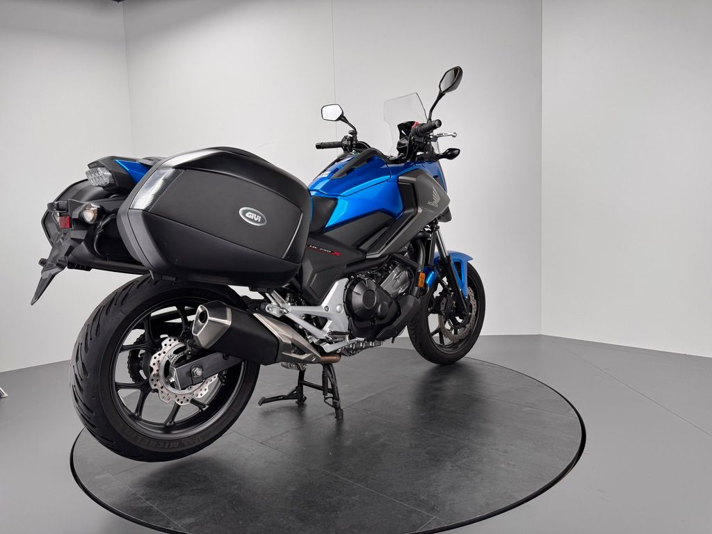 Fahrzeugabbildung Honda NC750 XA *1. HAND *KOFFER