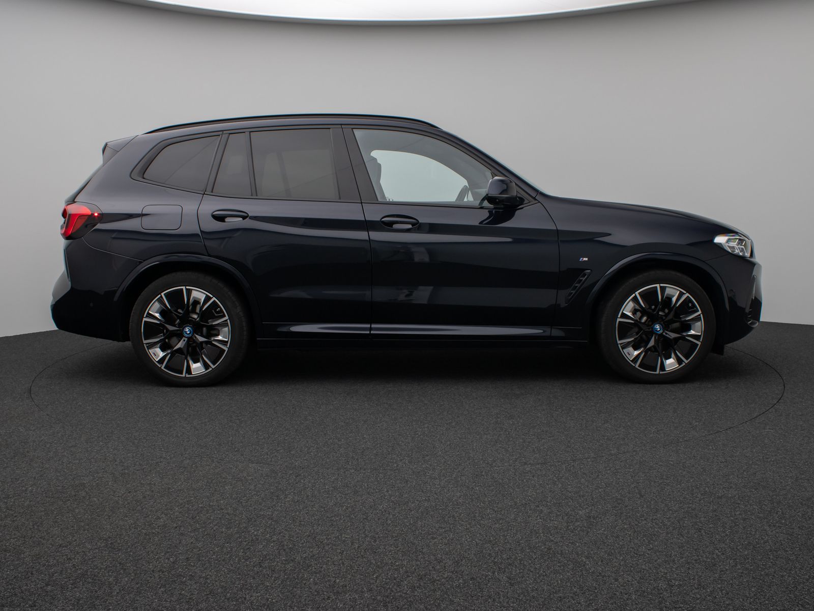 Fahrzeugabbildung BMW iX3 M Sport Impressive Panorama 360° HUD DAB H/K