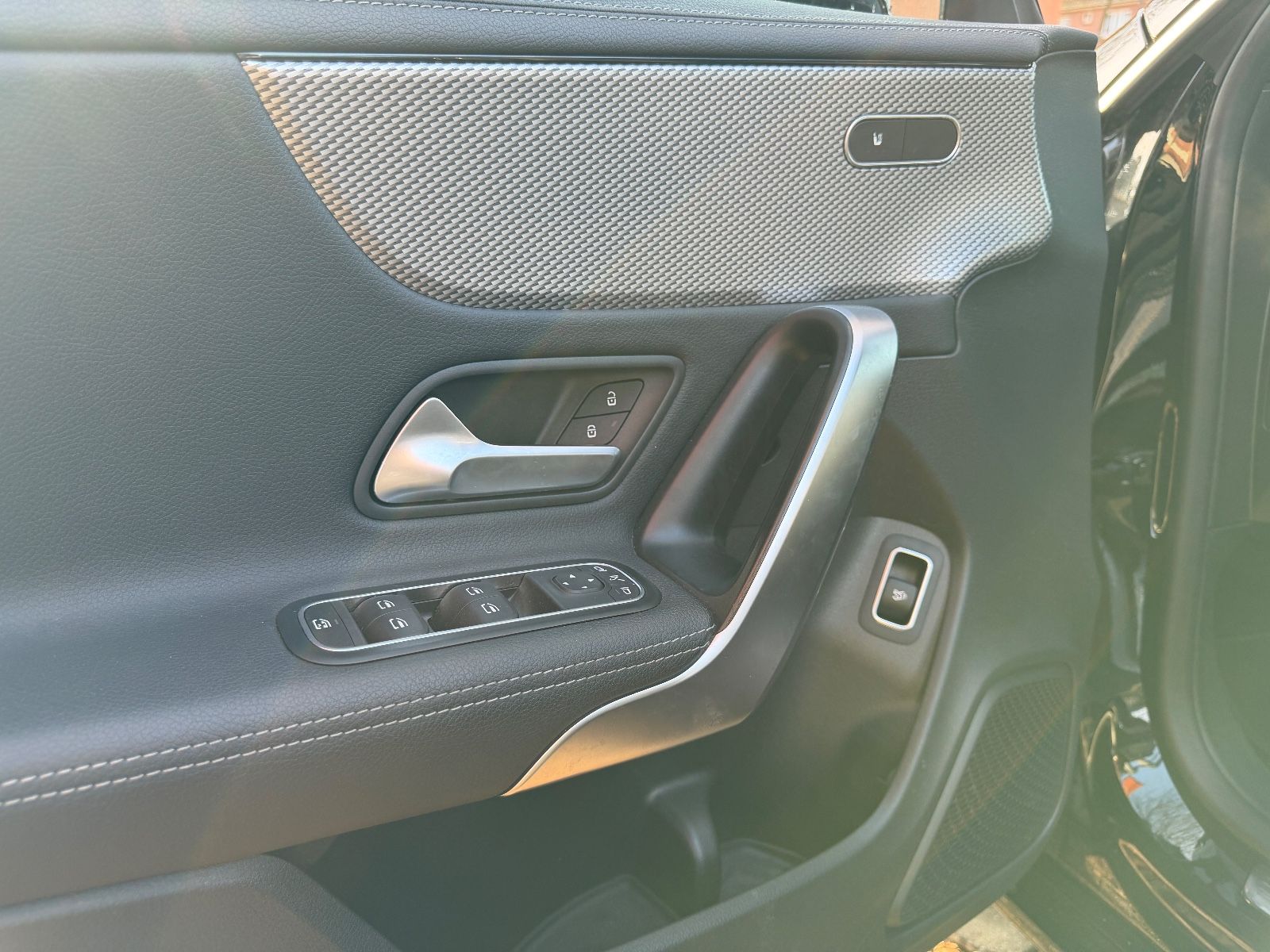 Fahrzeugabbildung Mercedes-Benz CLA 200 LED*AHK*KAMERA*TEMPO*NAVI*WIDESCREEN