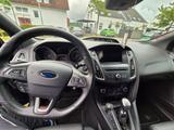Ford Focus 2,0 EcoBoost ST - Ford Focus mit Benzin-Antrieb: Limousine, 2.0