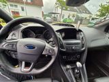 Ford Focus 2,0 EcoBoost ST - Ford Focus mit Benzin-Antrieb: Limousine, 2.0