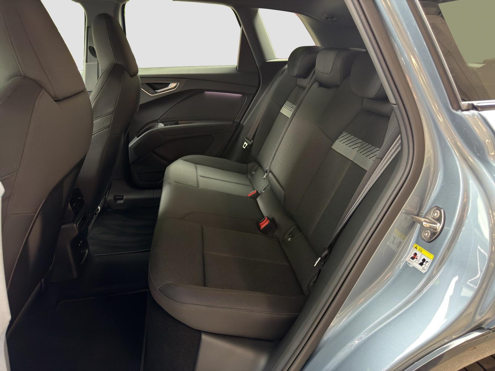 Audi Q4 e-tron qu 5JGAR StHzg PDC SHZ Assists