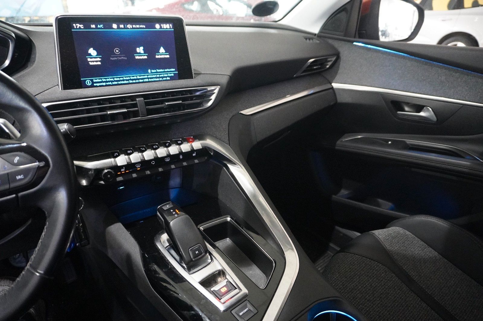 Fahrzeugabbildung Peugeot 3008 1.2 ALLURE NAVI/LED/VIRTU./SHZ/TEMP./NEBEL