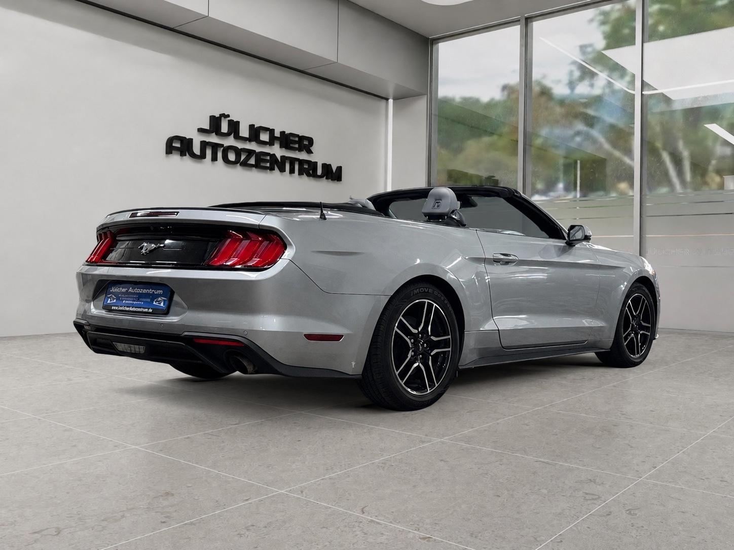 Ford Mustang Cabrio 2.3 Aut., Inspektion Neu