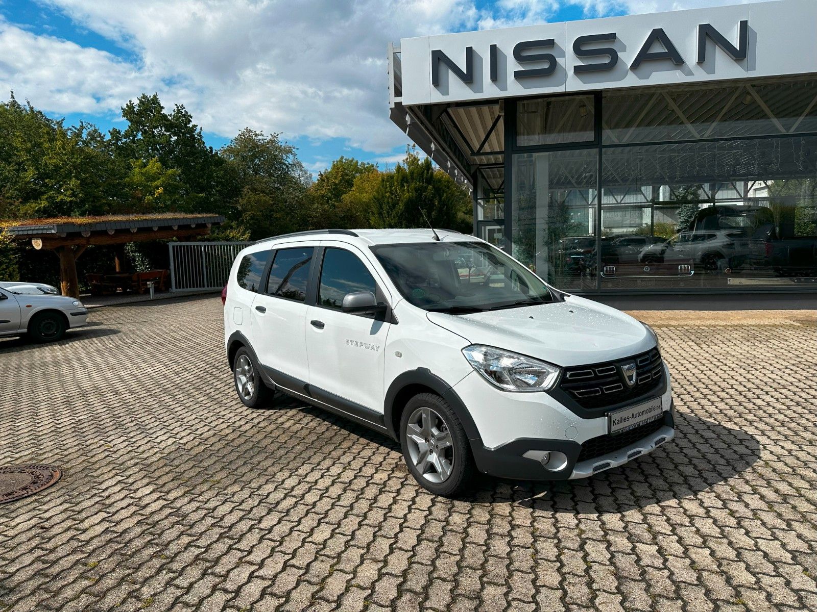 Fahrzeugabbildung Dacia Lodgy Stepway Plus