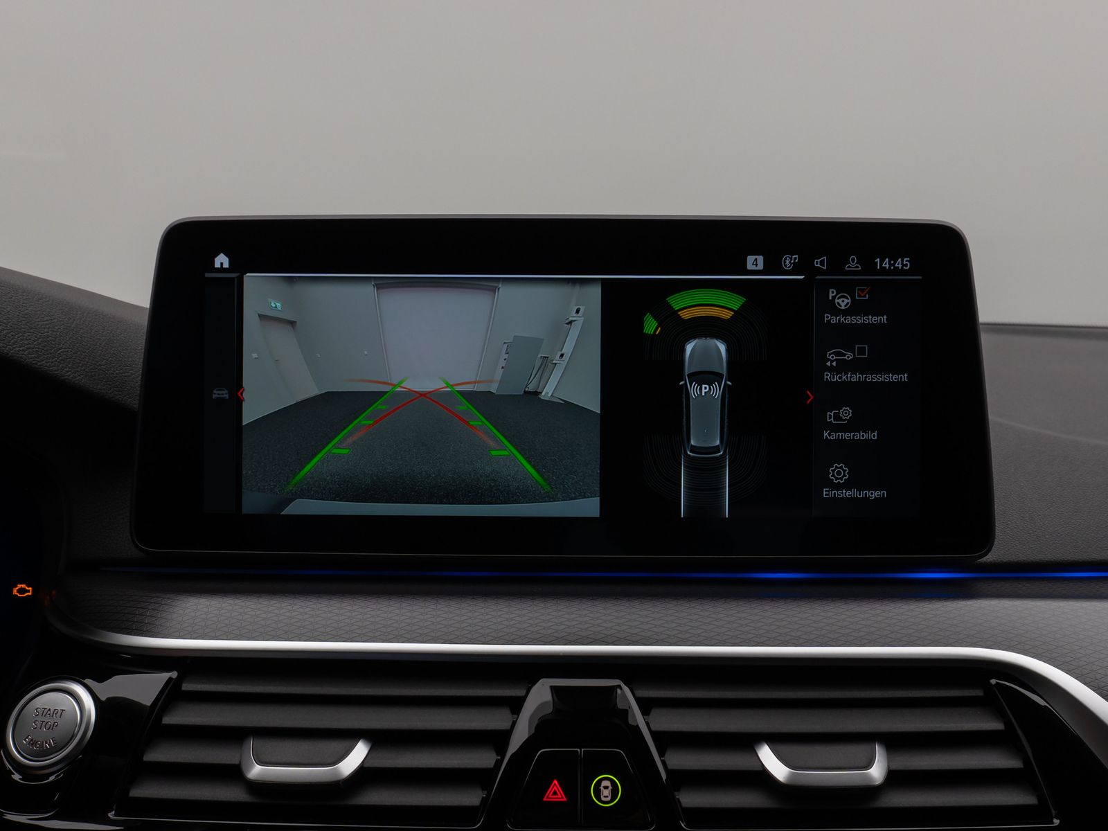 Fahrzeugabbildung BMW 520d xD M Sport Laser Kamera HUD DAB HiFi 19Zoll