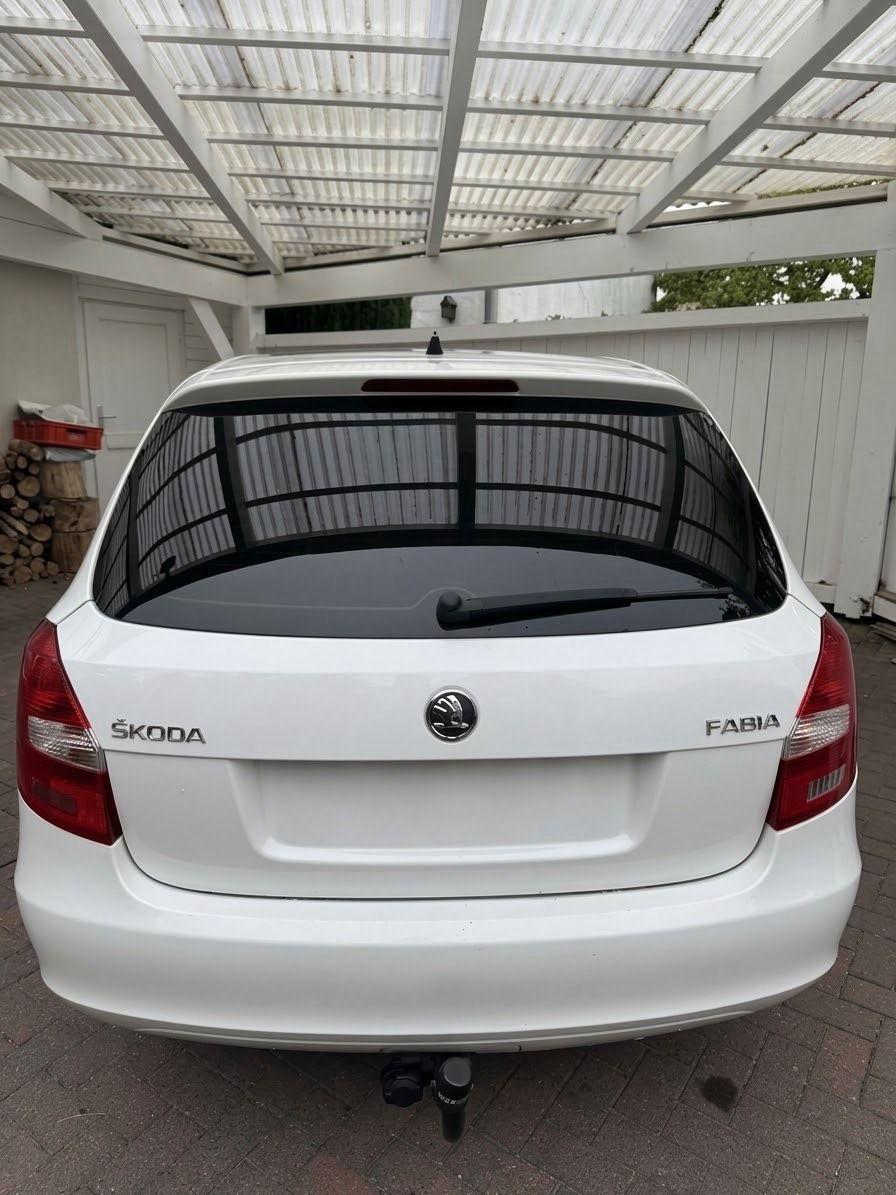 Skoda Fabia 2013 — interior