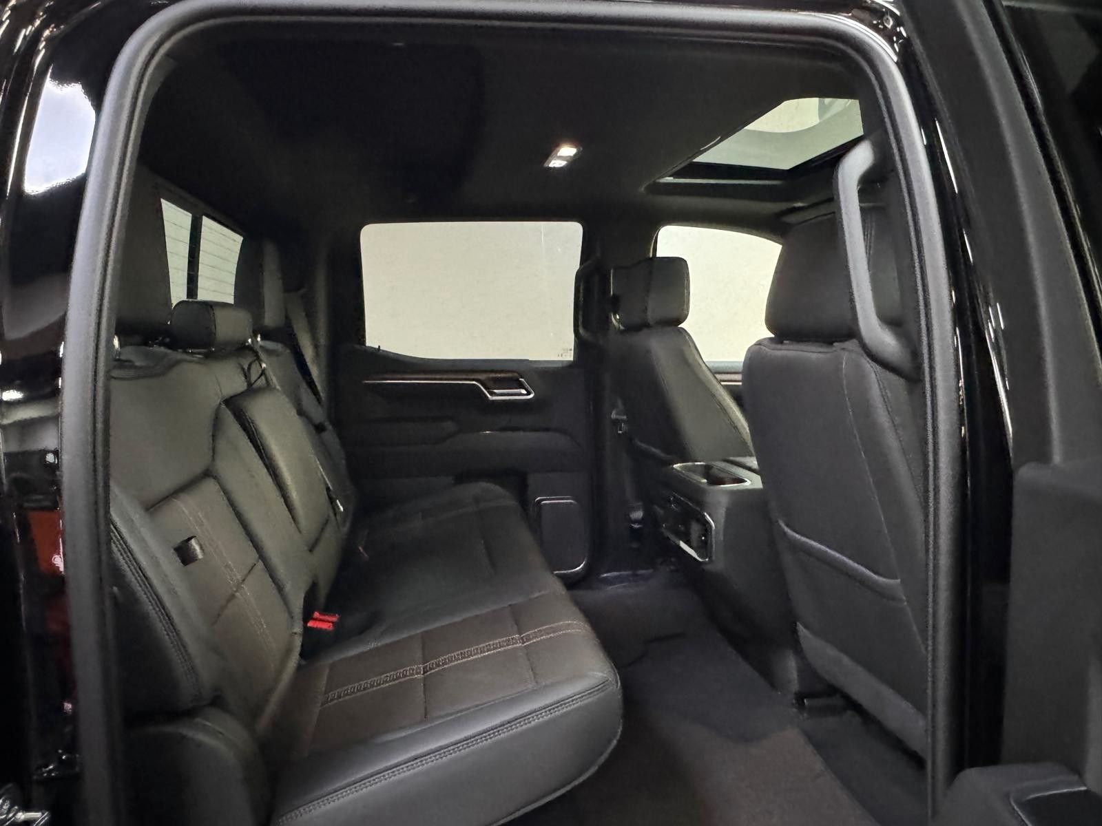 Fahrzeugabbildung Chevrolet 2026 SILVERADO MIDNIGHT DURAMAX DIESEL 4x4 HC