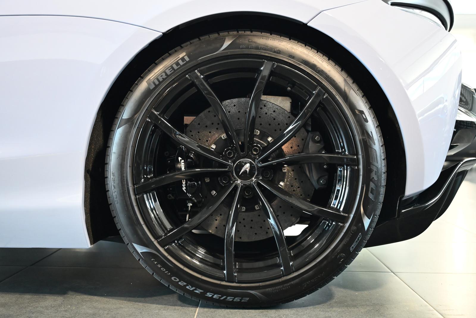 McLaren Artura MSO Ceramic Grey/Tech Lux/Technology Pack
