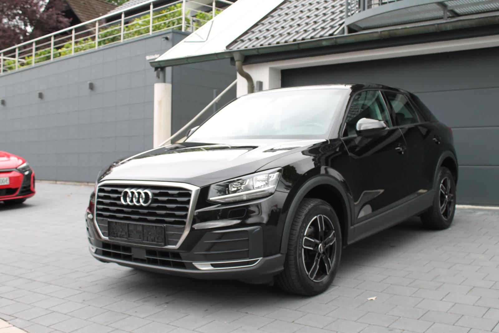 Audi Q2 30 TFSI Vollleder Sportsitze Bildschön