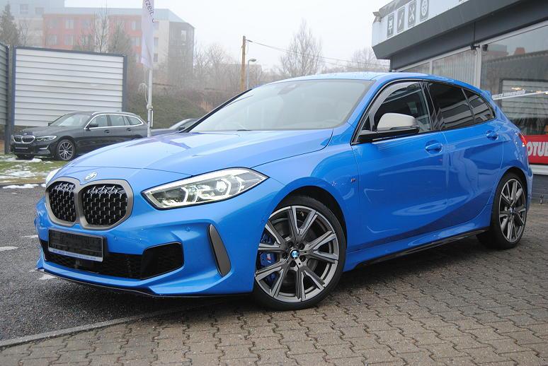 BMW M135i xDrive A. Sportsitze. Alu19". Kamera.