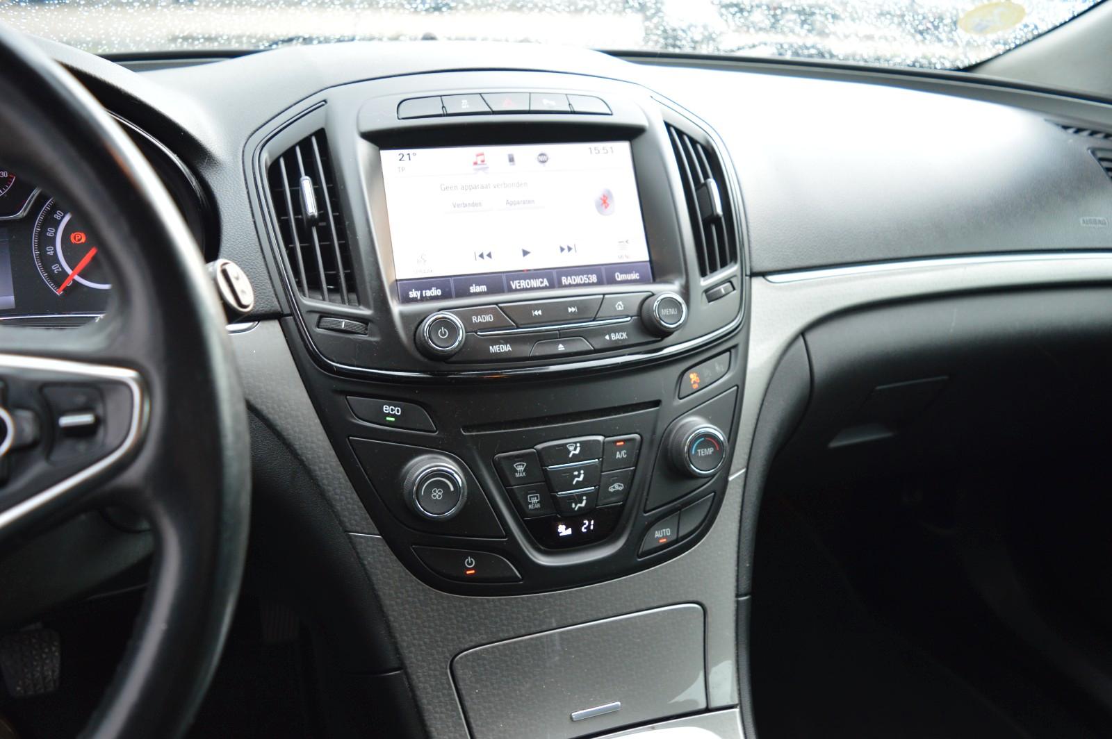 Opel Insignia 2014 — photo 17