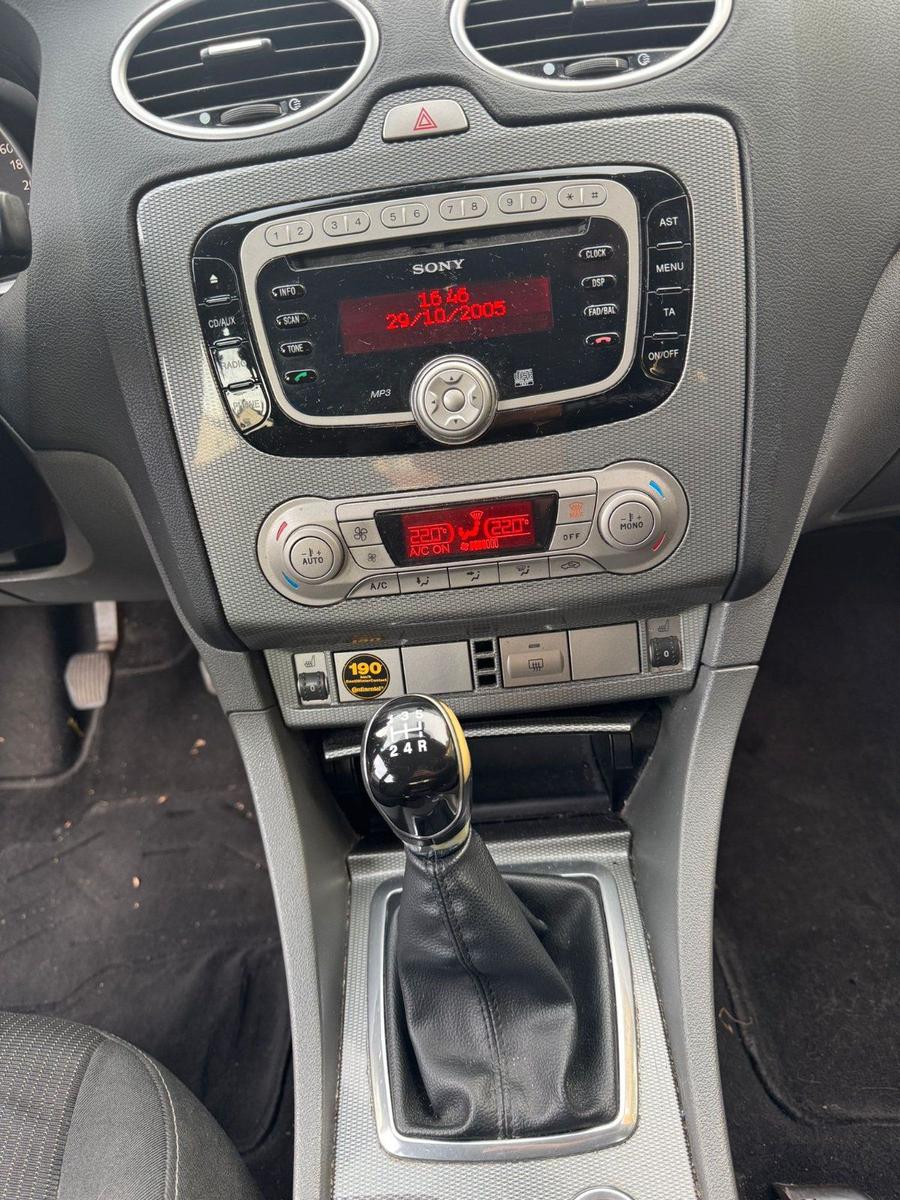 Ford Focus 2011 — photo 15