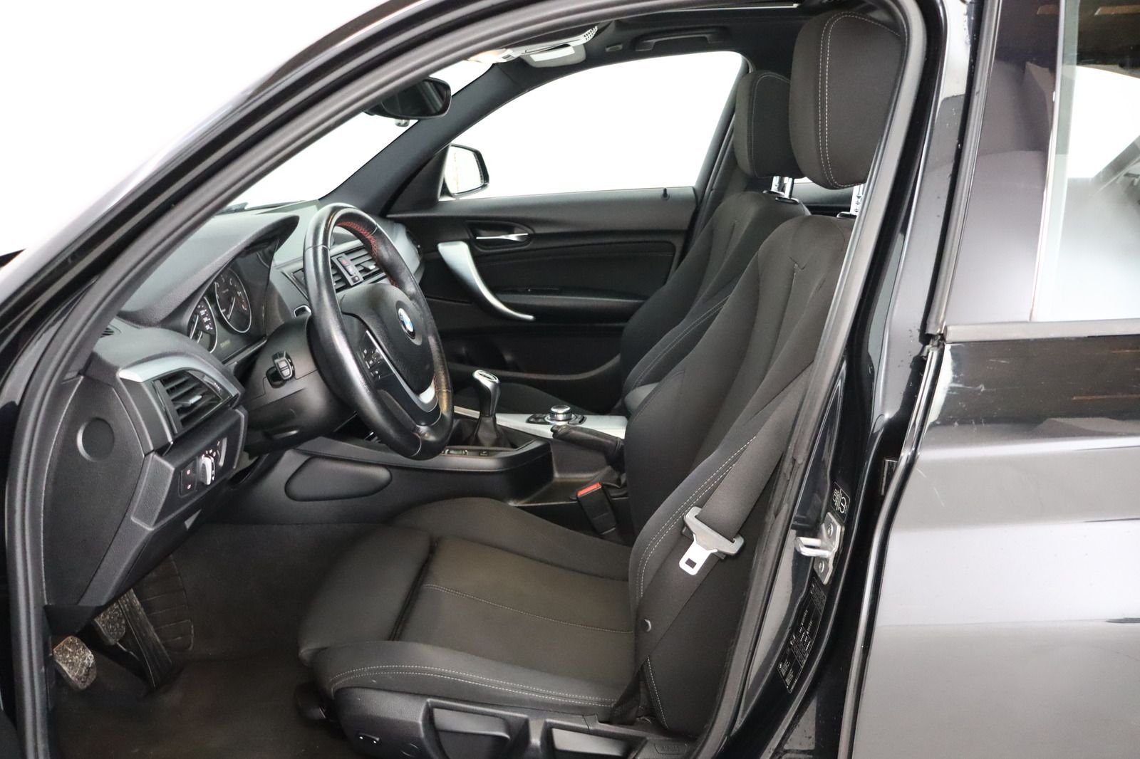 Fahrzeugabbildung BMW 118 d Sport-line * Bi-Xenon * PDC * Tempomat