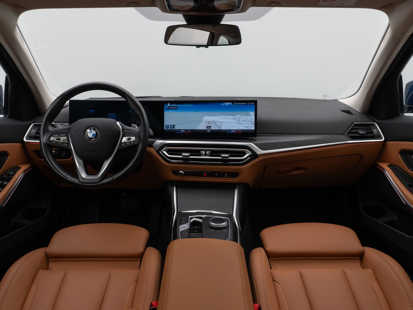 Fahrzeugabbildung BMW 320d xD  Panorama HUD DAB AHK Alarm PDC Sport