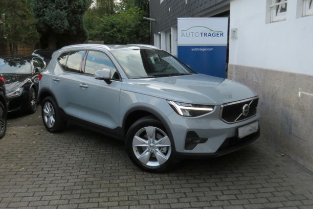 Volvo XC 40 Core B3 // R-kam, Virtual, DAB, Shz