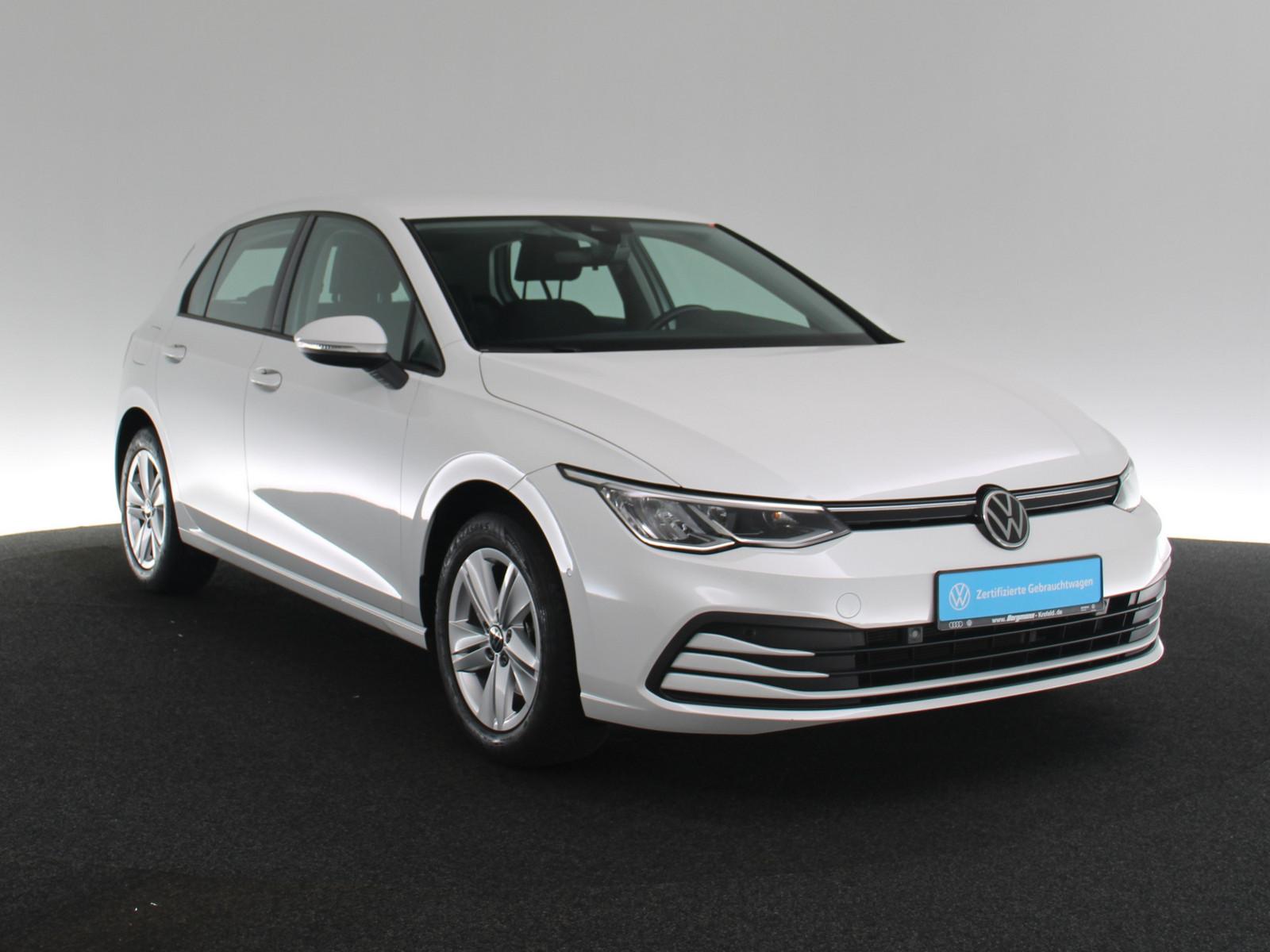 Volkswagen Golf VIII 1.5 eTSI Life LED NAVI SHZ PDC KEYLESS