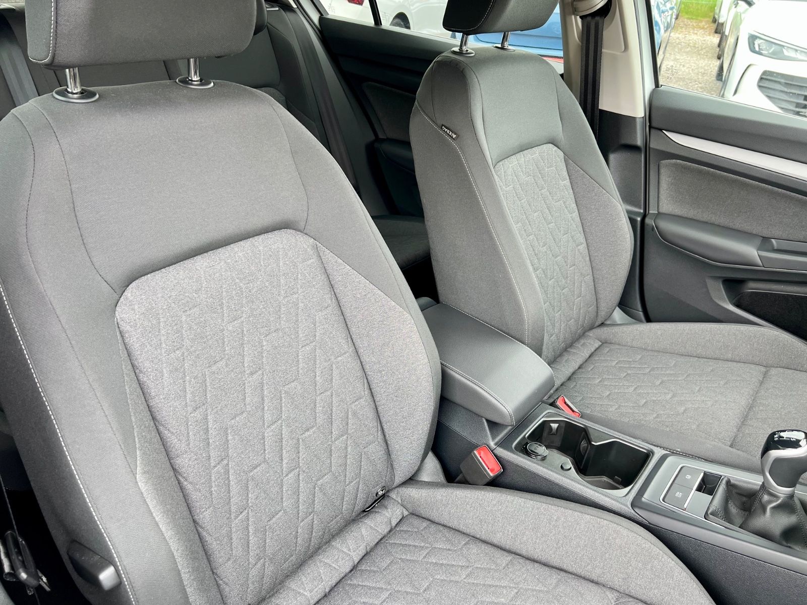 VW Golf 1.5 TSI Life LED SHZ CARPLAY PDC GJR ALU