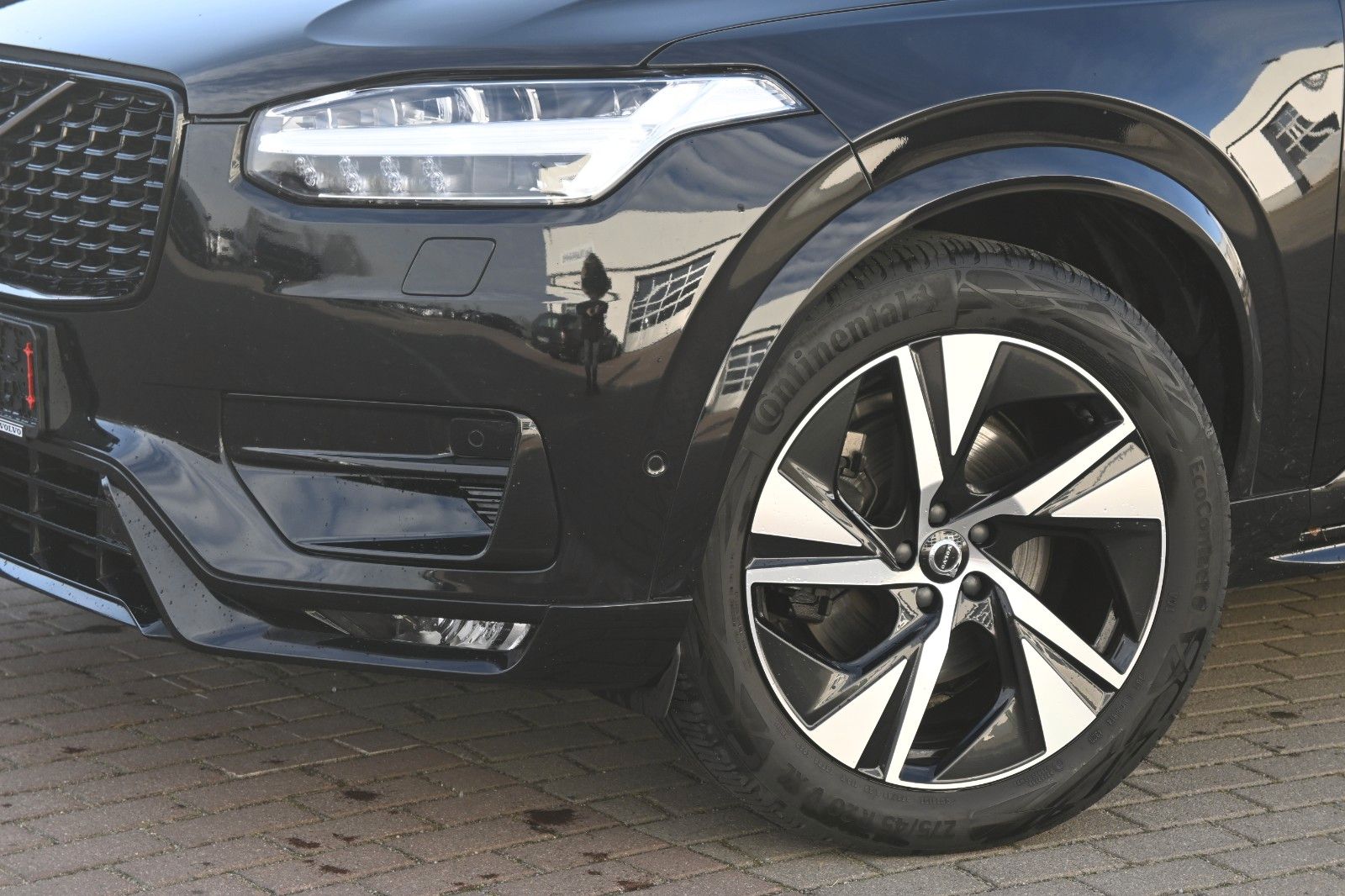 Fahrzeugabbildung Volvo XC90 R Design AWD*B&W*PANO*LUFT*AHK*360*VOLL