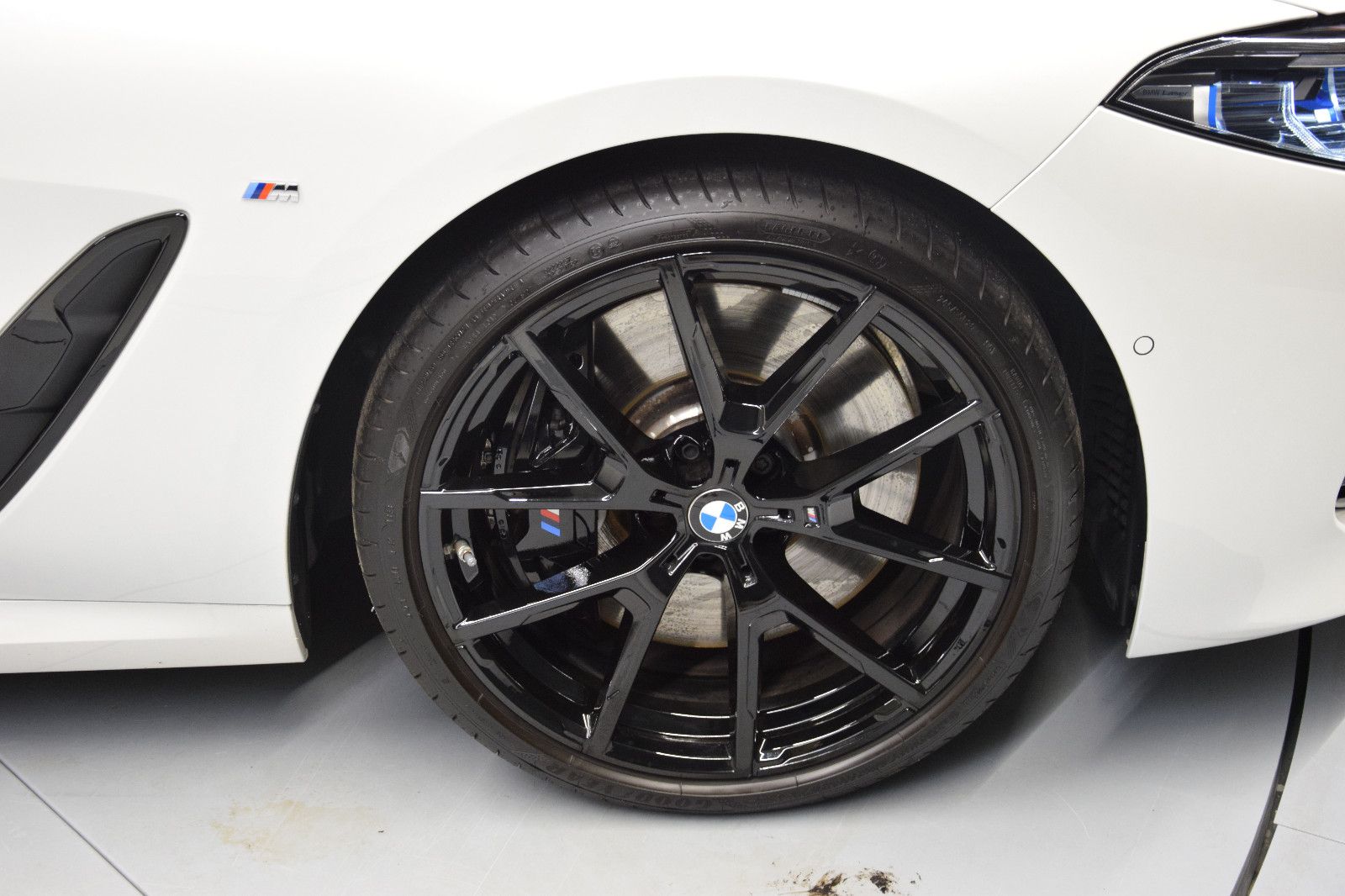 Fahrzeugabbildung BMW 840i M Sport Pro Cabrio HuD Sitzlklima Laser B&W