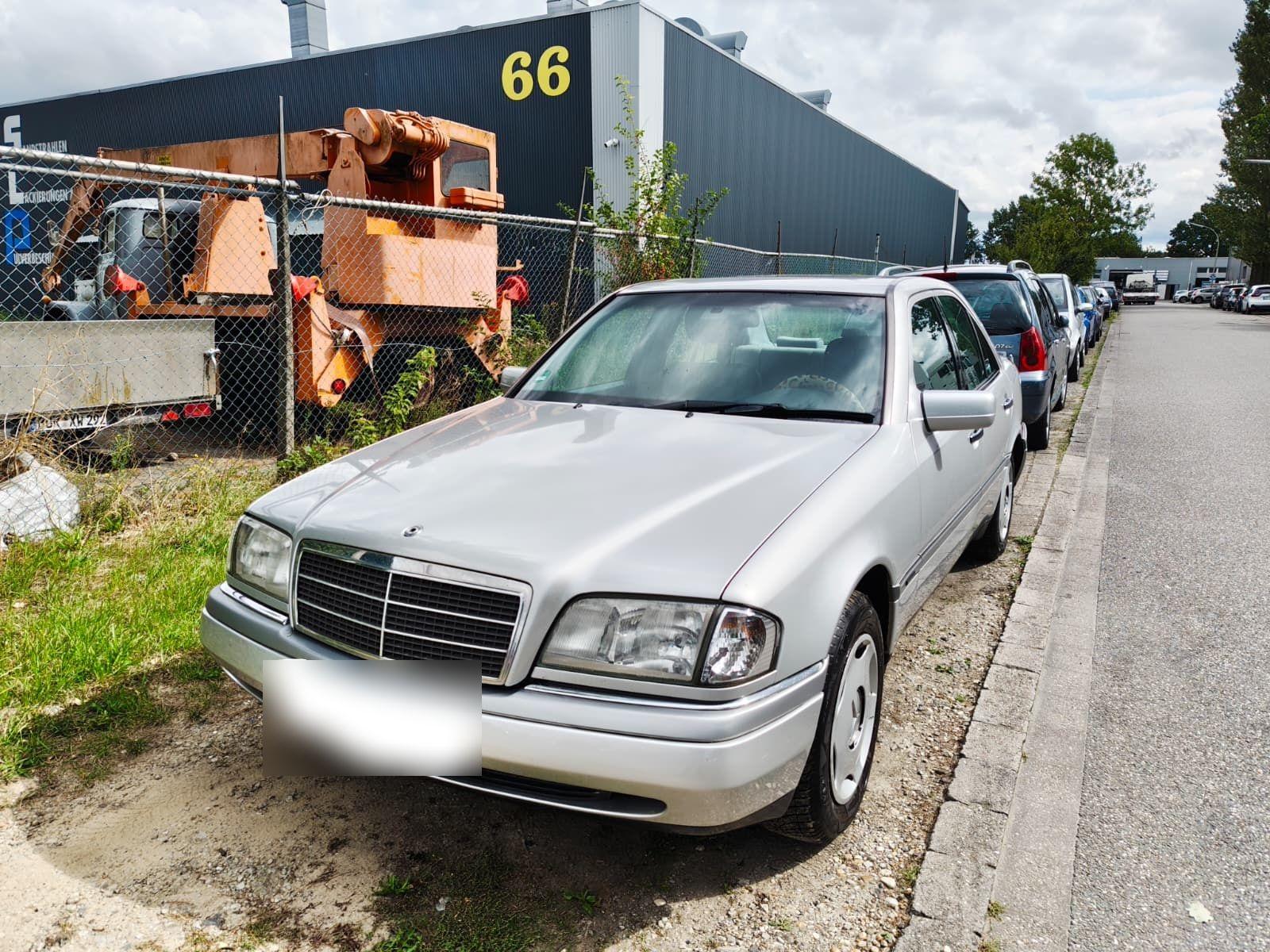 Mercedes-Benz C 180