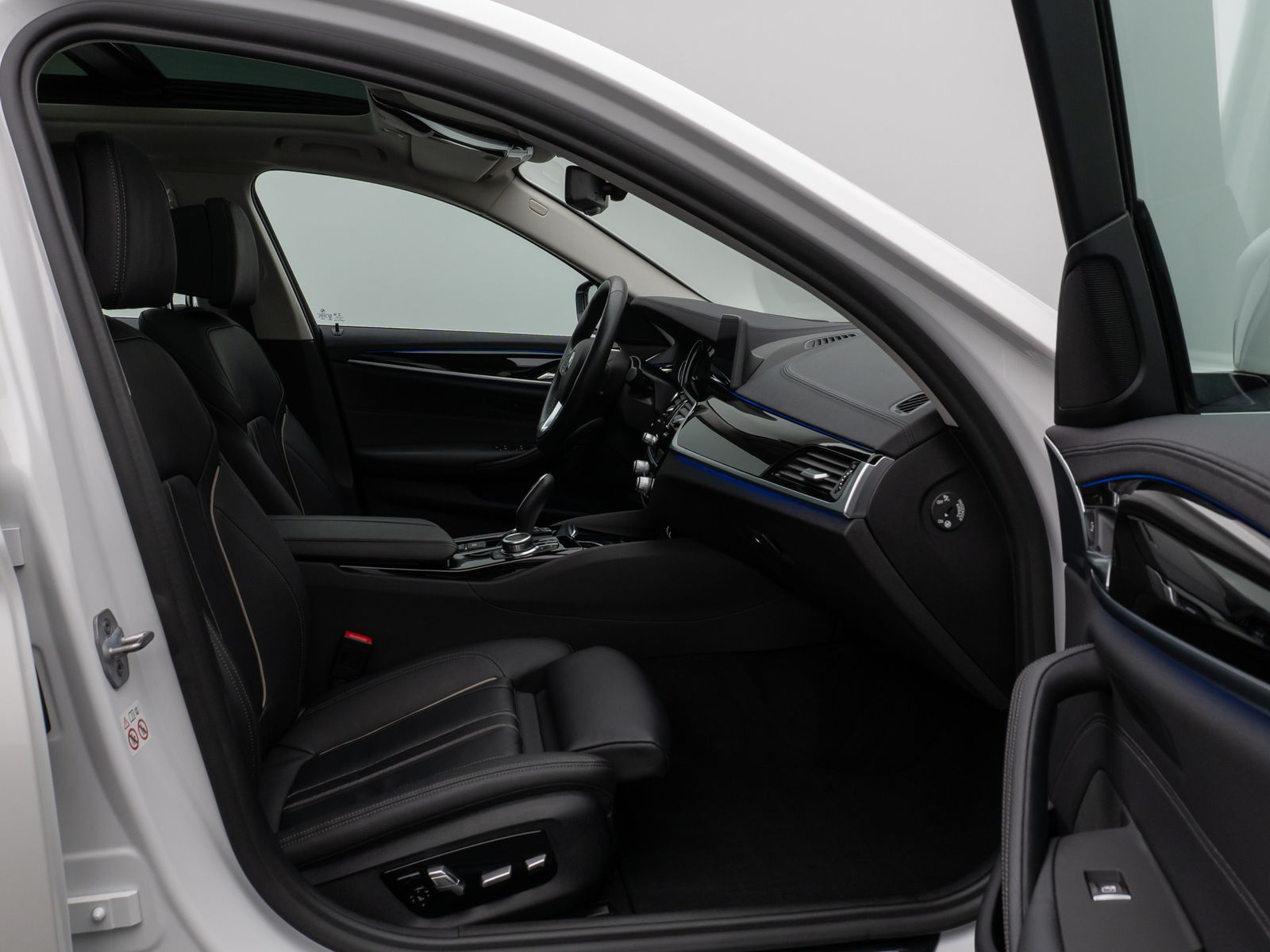 Fahrzeugabbildung BMW 520d Luxury Line Panorama Kamera HUD DAB HiFi