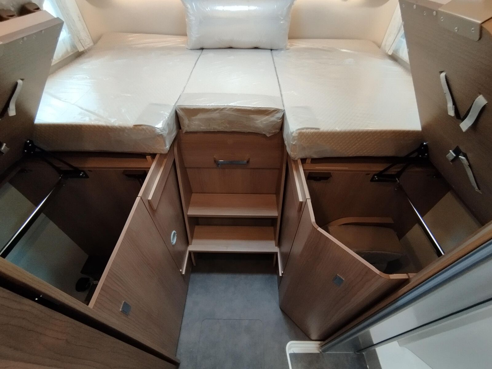 Fahrzeugabbildung Malibu T 450 RB LE comfort Mercedes,Distronic,LED,Autom