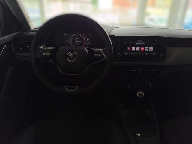 Fahrzeugabbildung SKODA Scala 1,0 TSI Essence Winter Paket LED