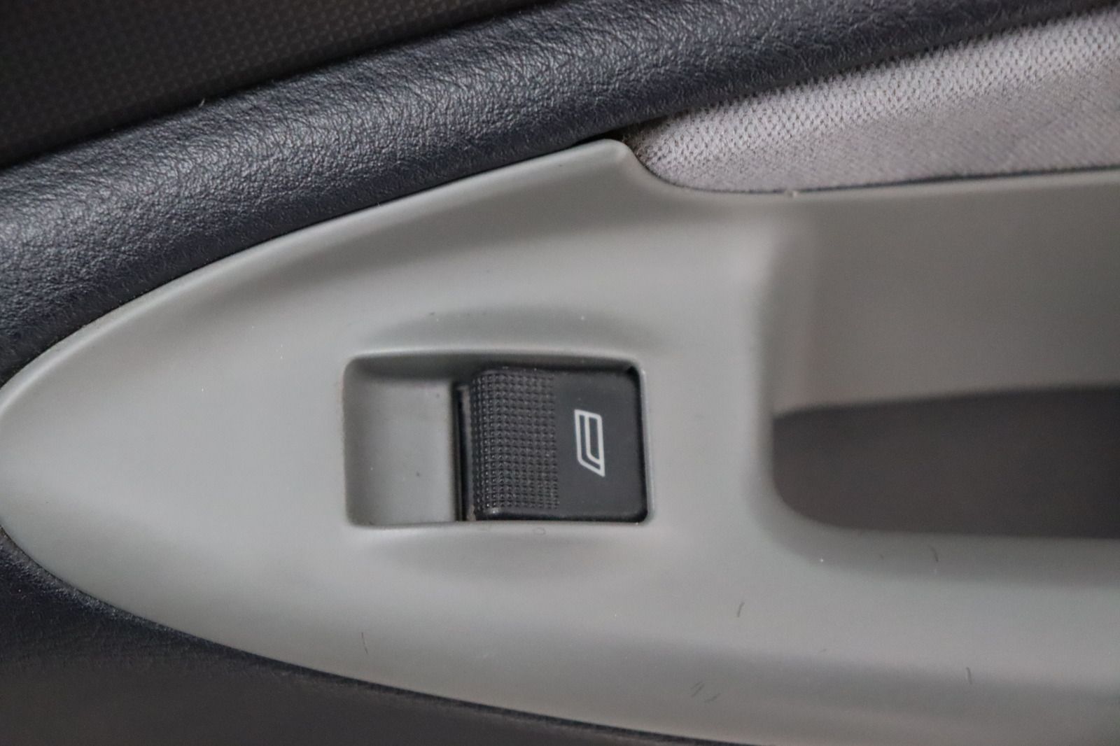 Fahrzeugabbildung Audi A4 1.6 * Flüssiggas * HU 01.2028 * s-line