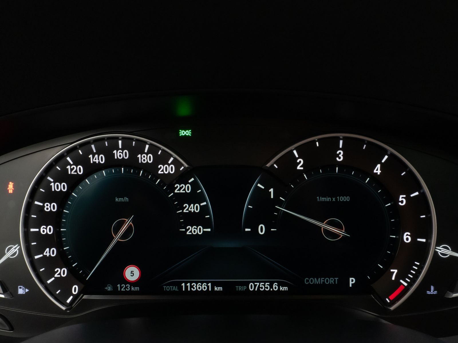 Fahrzeugabbildung BMW 530i xD Luxury Line Panorama 360°HUD H/K Massage