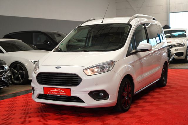 Ford Tourneo Courier 1.0 EcoBoost Titanium