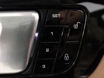 Porsche Cayenne - 11