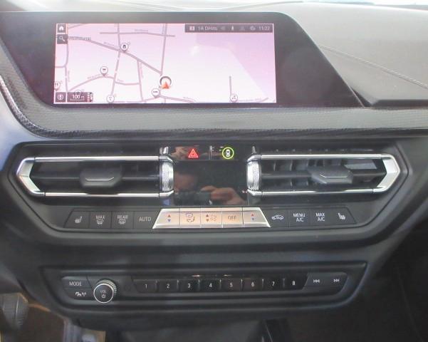 BMW 118 i SportLine LED/NAVI/SHZ/PDC/AHK/STANDHZ/17"