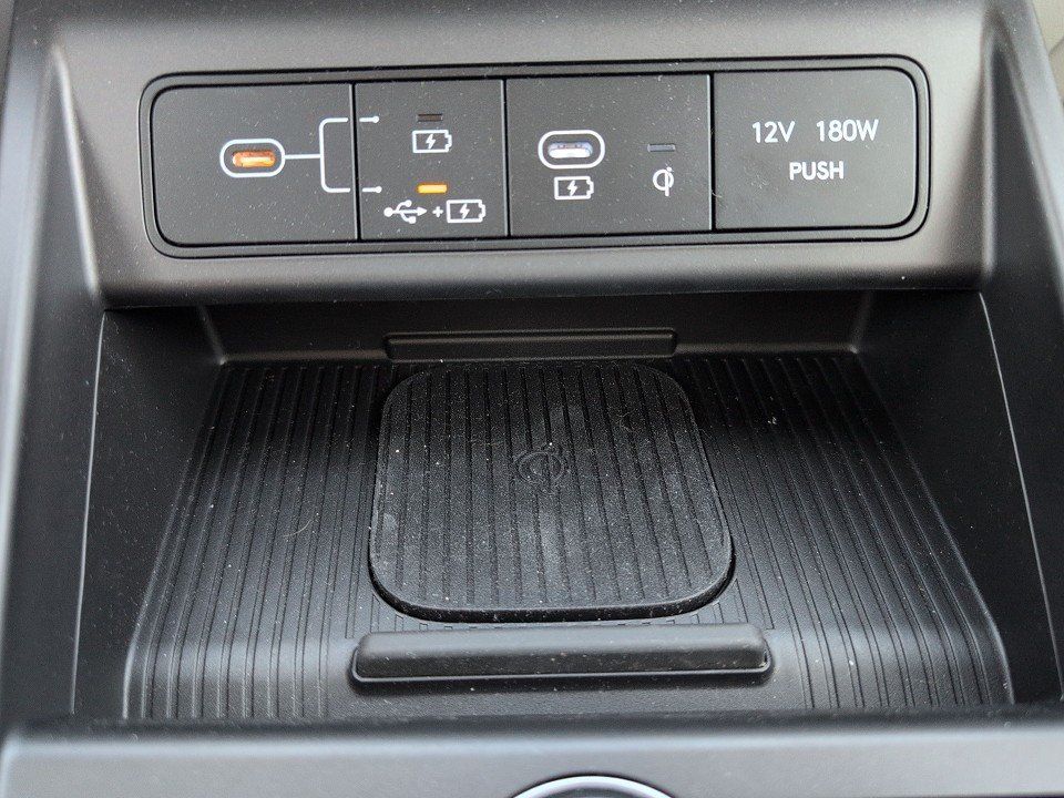 Fahrzeugabbildung Hyundai KONA EV 65kWh TREND ASSIST-P 510KM NAVI+360+LED+