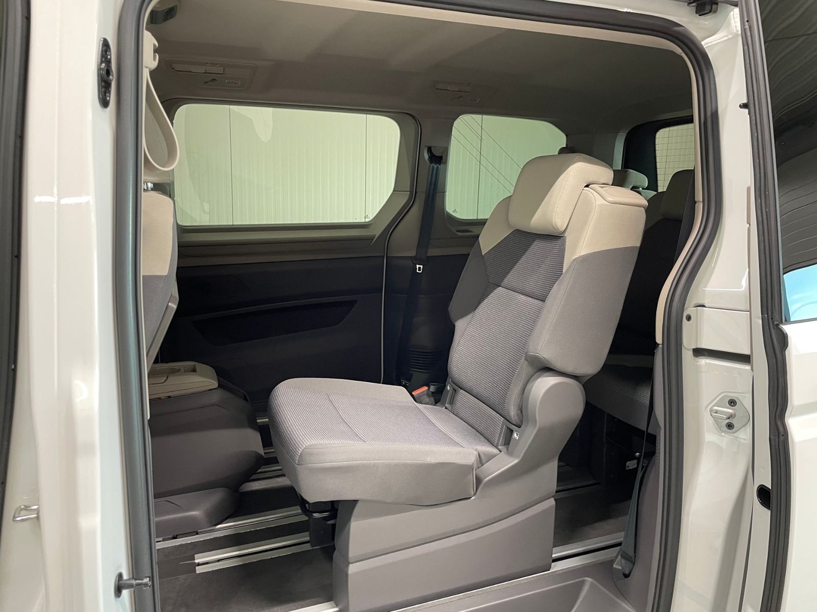 T7 Multivan 2.0 TDI DSG SHZ RFK TEMPOMAT PDC