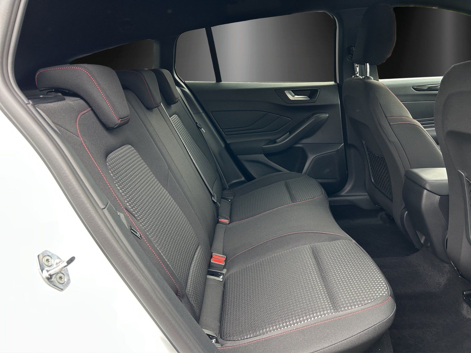 Fahrzeugabbildung Ford Focus Turnier 1,0 Ecoboost ST-Line